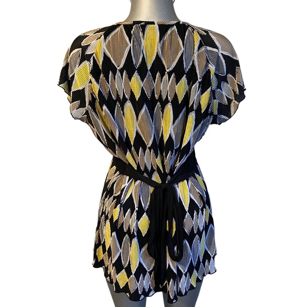 Women’s Geometric Print V-Neck Blouse in Black, Yellow & Gray - Picture 5 of 7